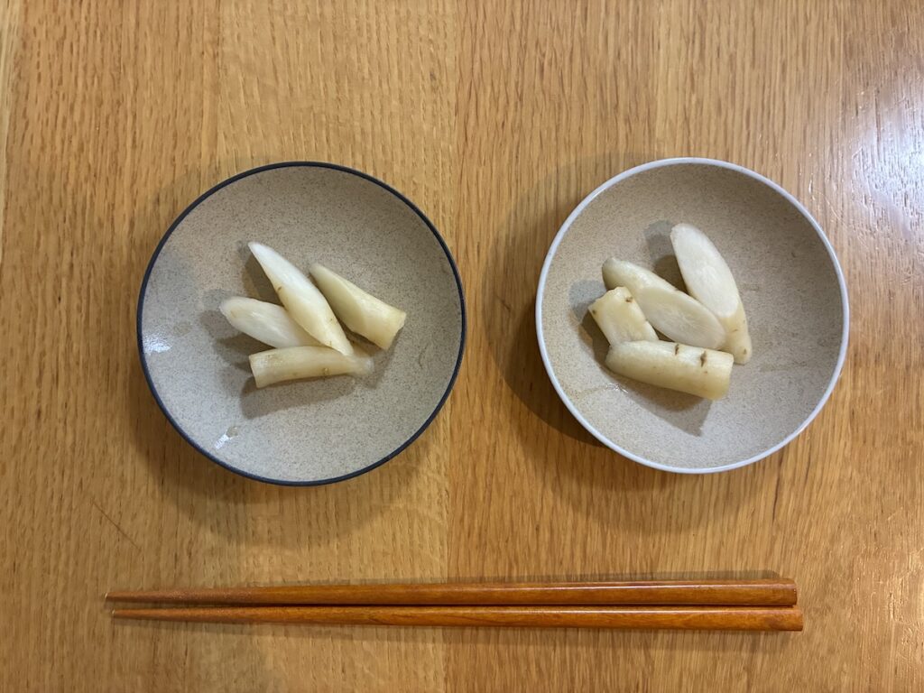 山椒追加ありのぬか床と追加なしのぬか床で漬けたごぼうの比較