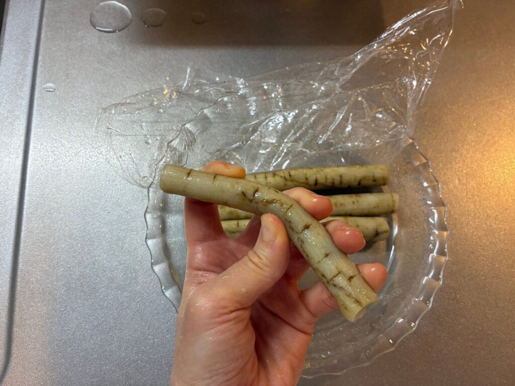 電子レンジにかけたごぼう